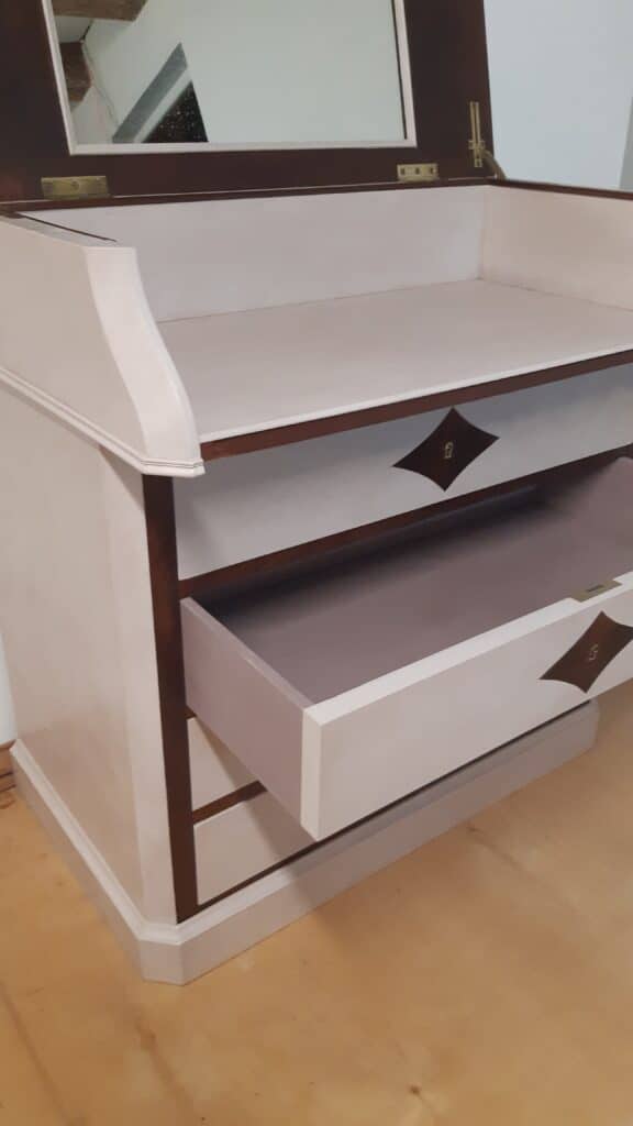 Coiffeuse à tiroirs