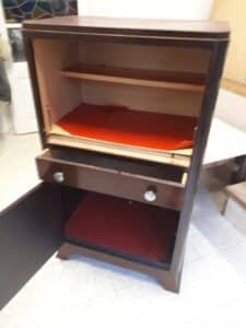 Secrétaire, avant travaux